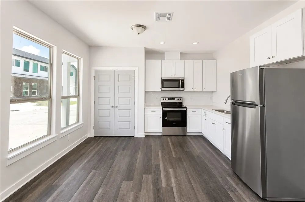 105 S Commonsway Drive Portland, TX 78374
