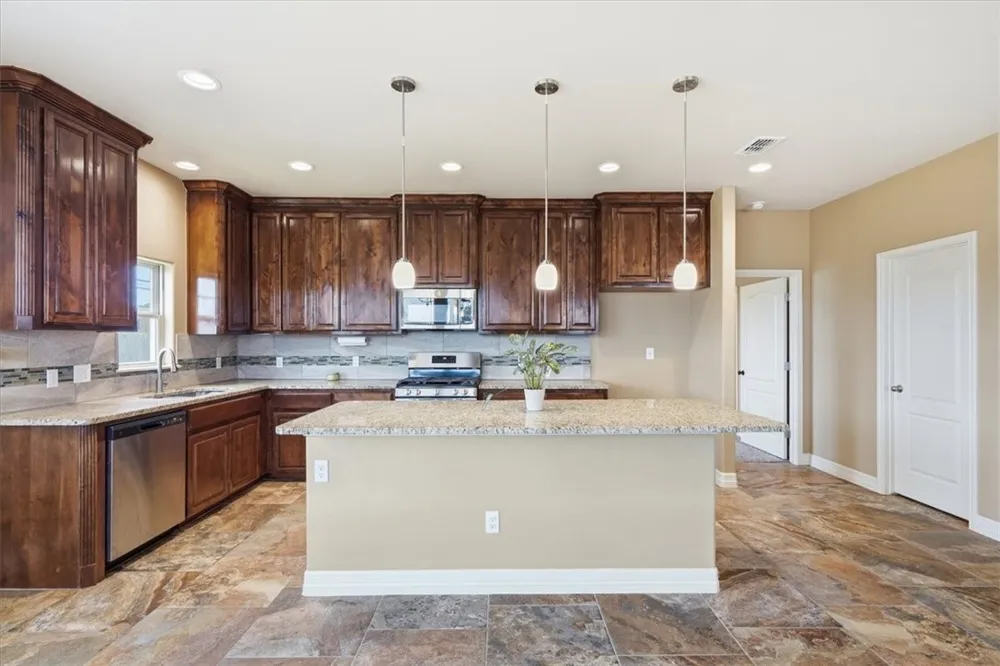 207 Bismarck Palm Circle Portland, TX 78374