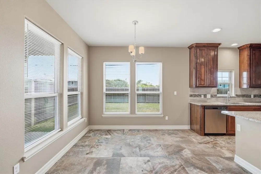 207 Bismarck Palm Circle Portland, TX 78374