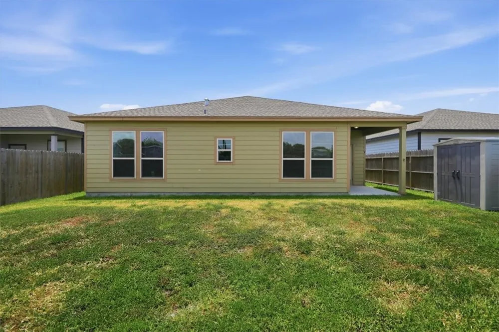 207 Bismarck Palm Circle Portland, TX 78374