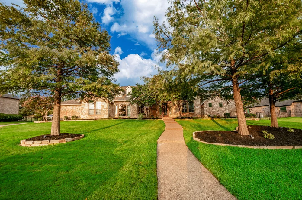 324 E Carruth Lane Double Oak, TX 75077