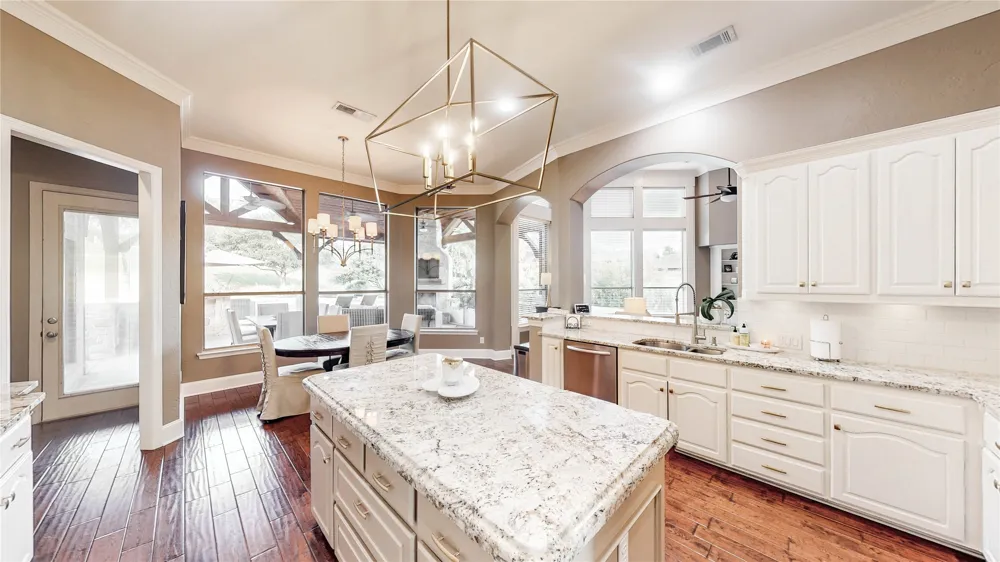 324 E Carruth Lane Double Oak, TX 75077