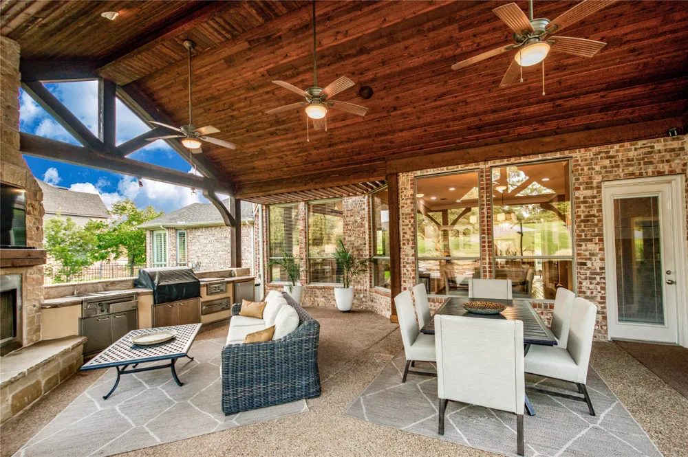 324 E Carruth Lane Double Oak, TX 75077