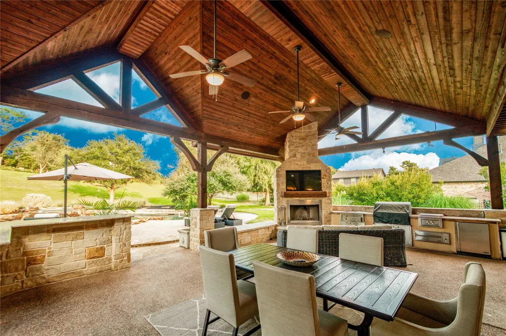 324 E Carruth Lane Double Oak, TX 75077