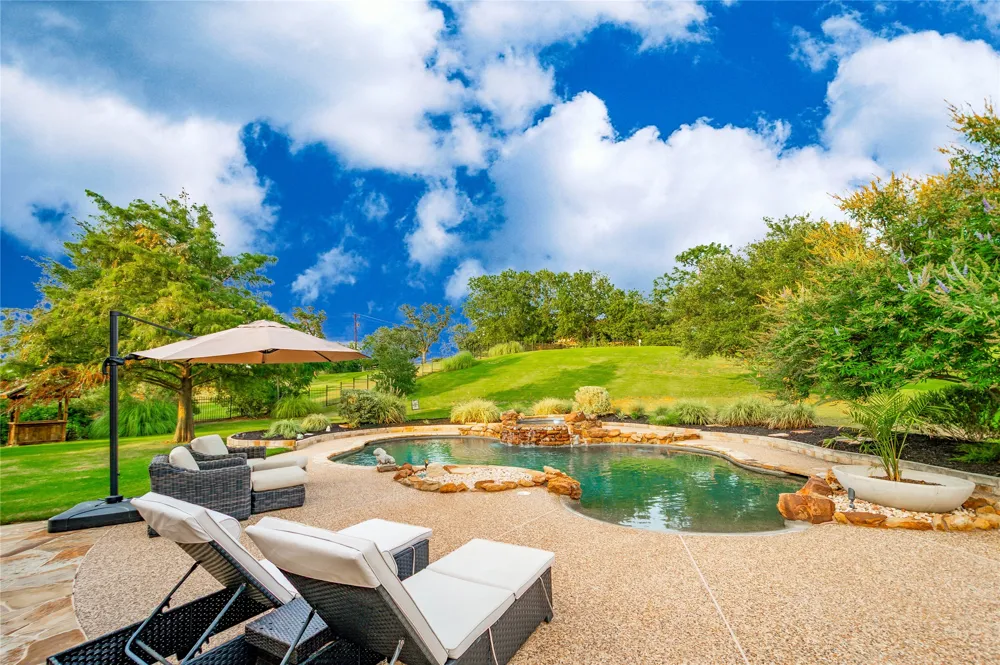 324 E Carruth Lane Double Oak, TX 75077