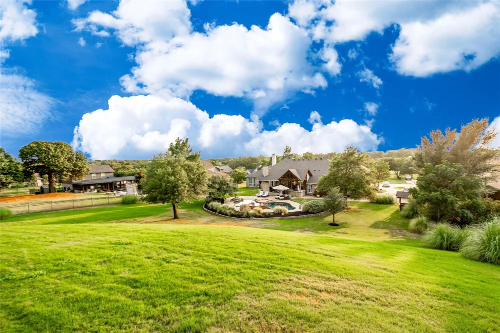 324 E Carruth Lane Double Oak, TX 75077