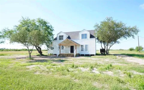 611 W Wisconsin Road Road
