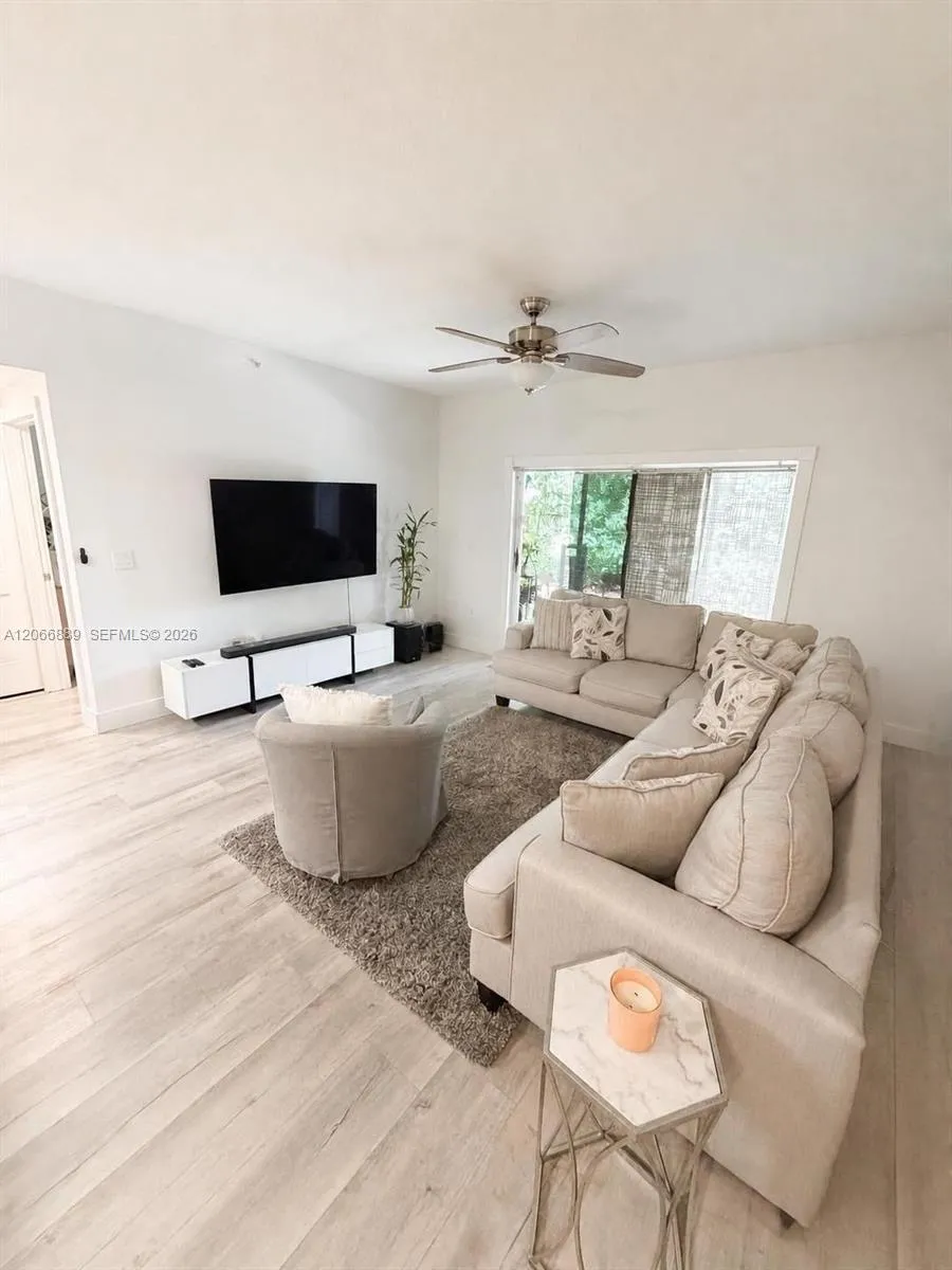 6960 SW 39th St #E102 Davie, FL 33314