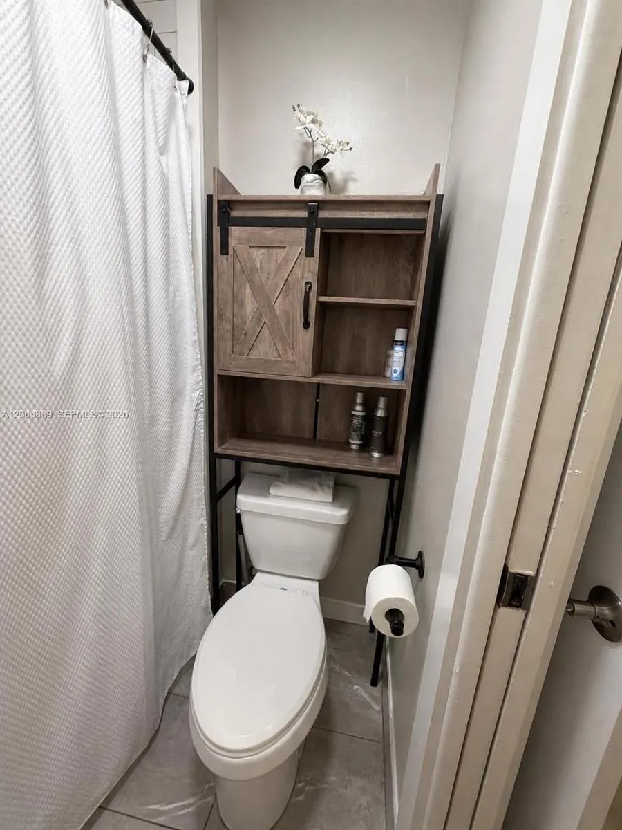 6960 SW 39th St #E102 Davie, FL 33314