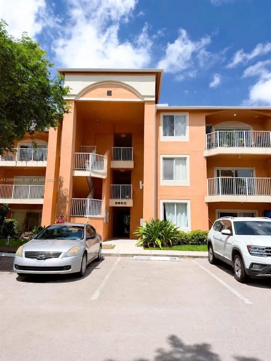 6960 SW 39th St #E102 Davie, FL 33314