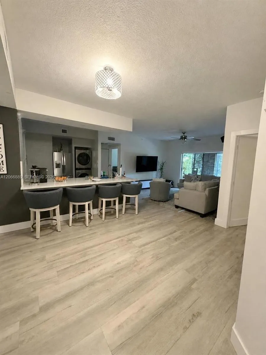 6960 SW 39th St #E102 Davie, FL 33314