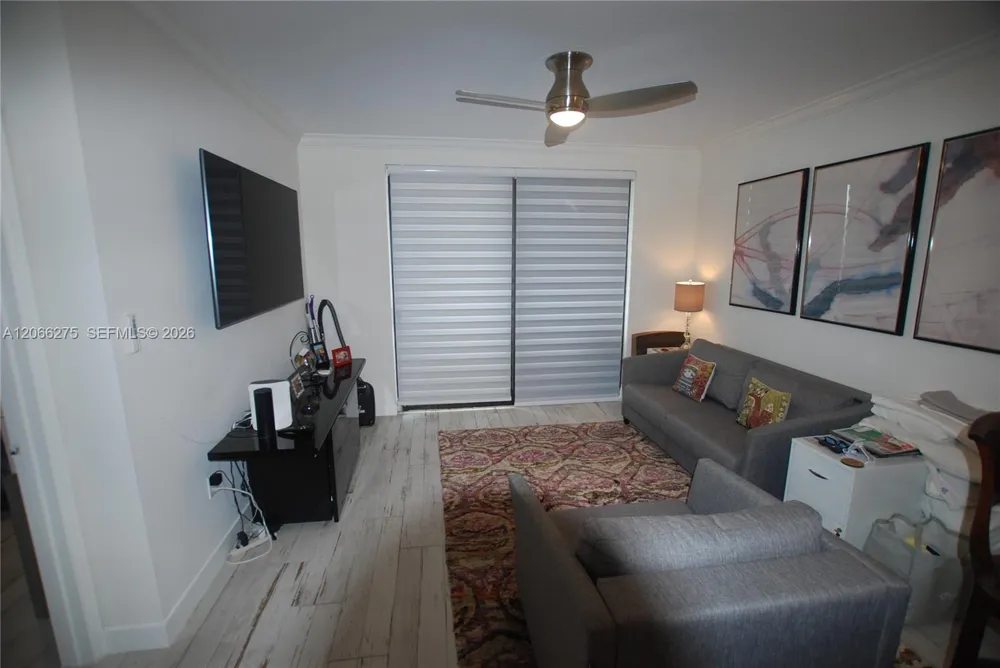 511 Lucerne Ave #306 Lake Worth, FL 33460