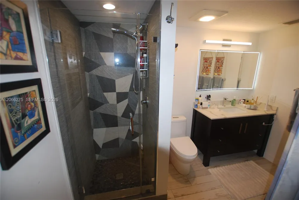 511 Lucerne Ave #306 Lake Worth, FL 33460