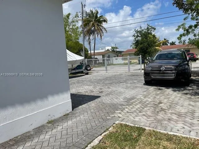 9010 SW 25th St #1 Miami, FL 33165