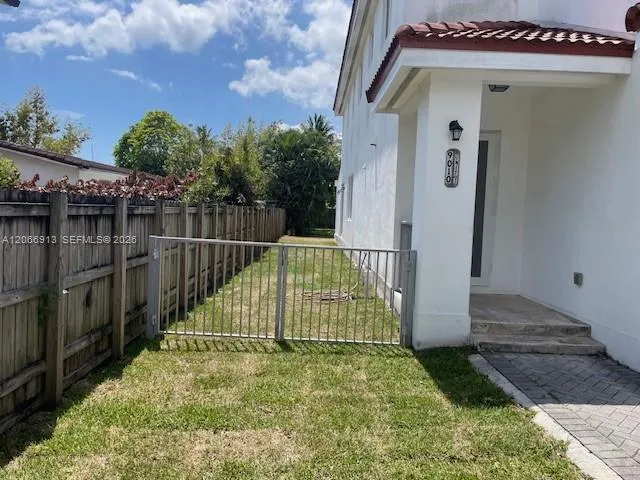 9010 SW 25th St #1 Miami, FL 33165