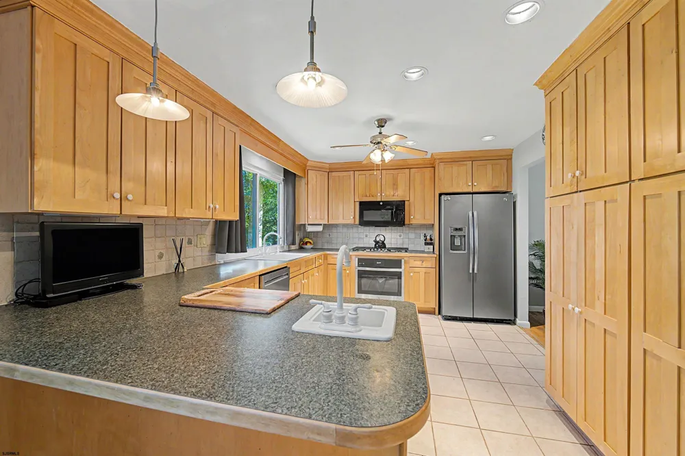 106 Cynwyd Dr Absecon, NJ 08201