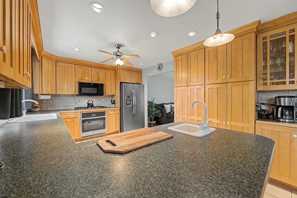 106 Cynwyd Dr Absecon, NJ 08201