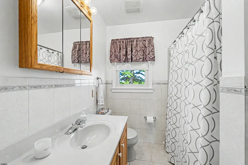 106 Cynwyd Dr Absecon, NJ 08201