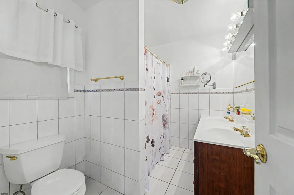 106 Cynwyd Dr Absecon, NJ 08201