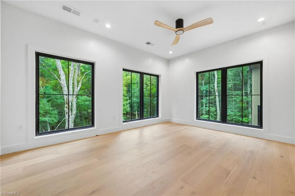 519 Rock Spring Circle Sugar Mountain, NC 28604