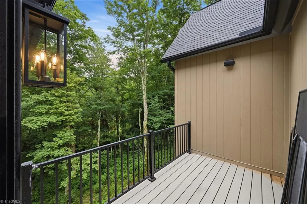 519 Rock Spring Circle Sugar Mountain, NC 28604