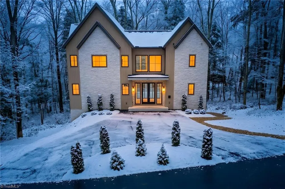 519 Rock Spring Circle Sugar Mountain, NC 28604