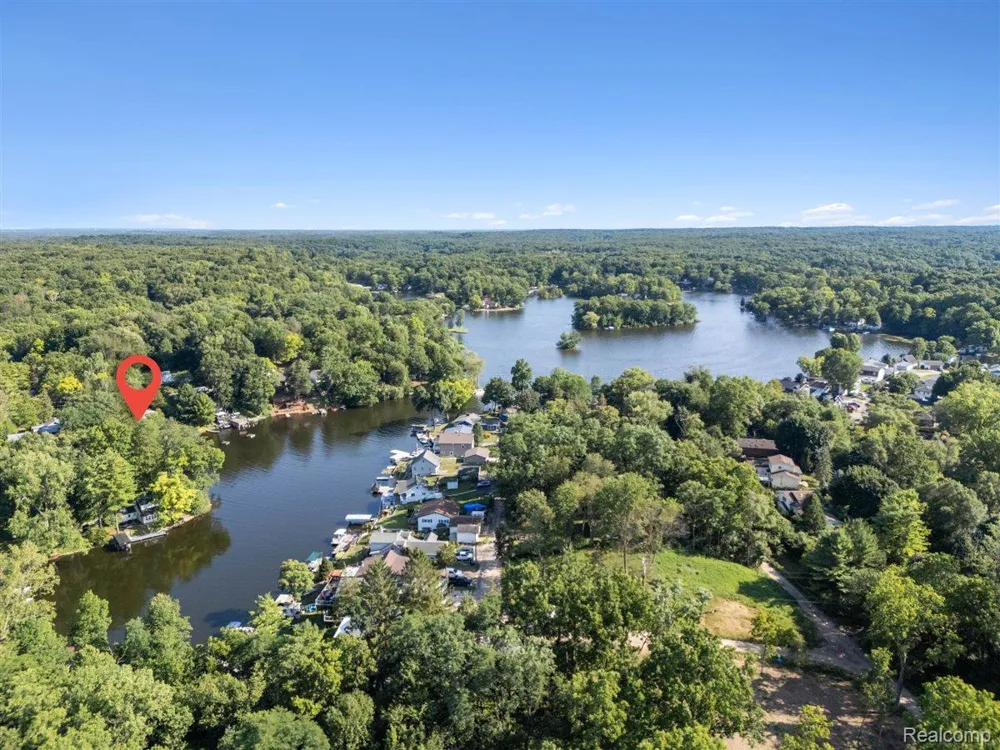 11356 Riverbank Lane Putnam Township, MI 48169