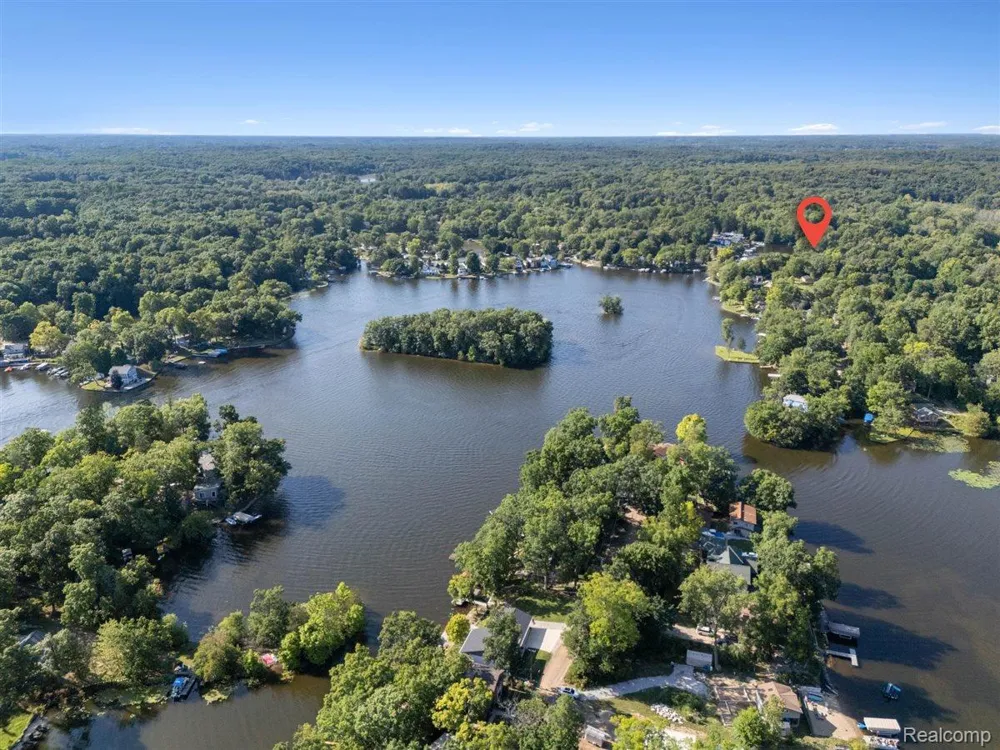 11356 Riverbank Lane Putnam Township, MI 48169