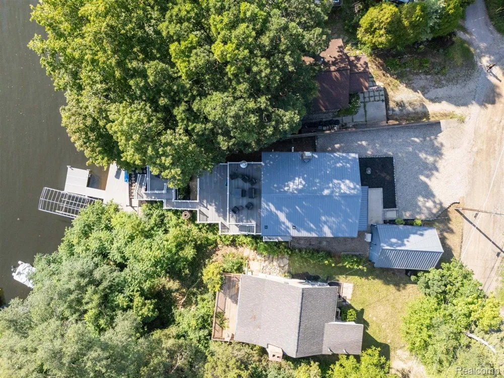 11356 Riverbank Lane Putnam Township, MI 48169