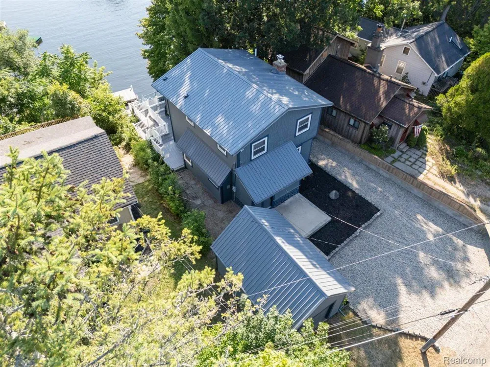 11356 Riverbank Lane Putnam Township, MI 48169