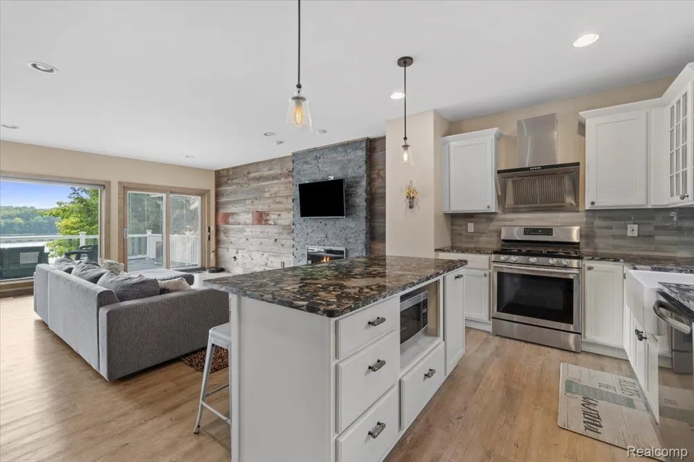 11356 Riverbank Lane Putnam Township, MI 48169