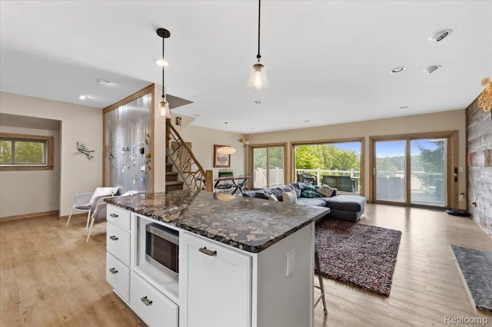 11356 Riverbank Lane Putnam Township, MI 48169