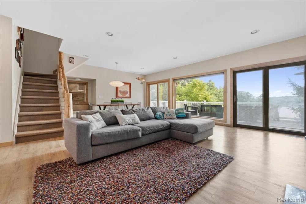 11356 Riverbank Lane Putnam Township, MI 48169