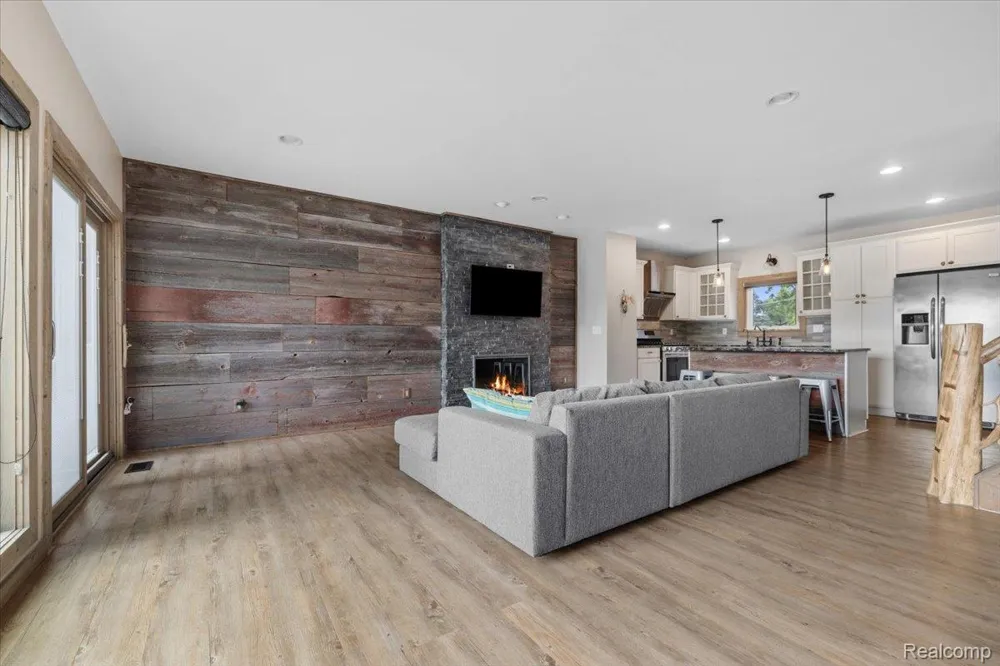 11356 Riverbank Lane Putnam Township, MI 48169