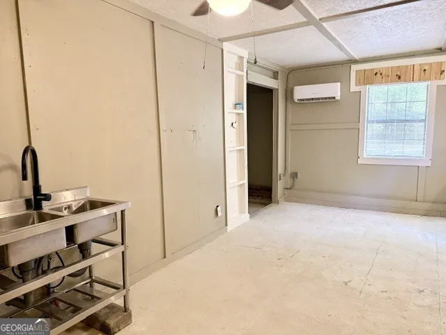 347 S College ST Metter, GA 30439