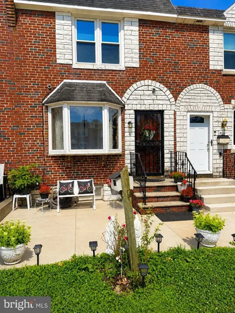 1118 TREMONT DRIVE