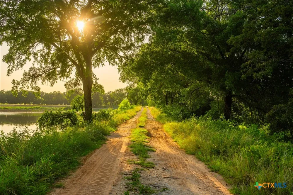 8606 Star Hollow Rd Lipan, TX 76462
