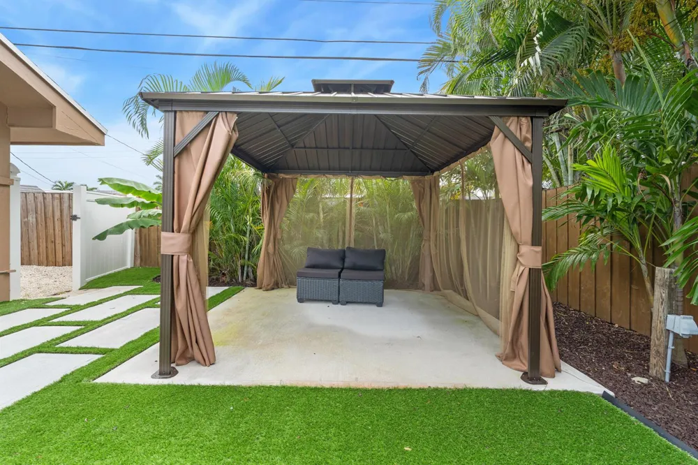 5296 NE 2nd Terrace Oakland Park, FL 33334