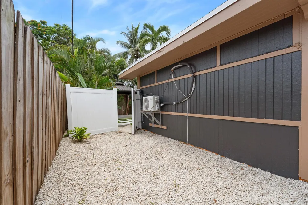 5296 NE 2nd Terrace Oakland Park, FL 33334