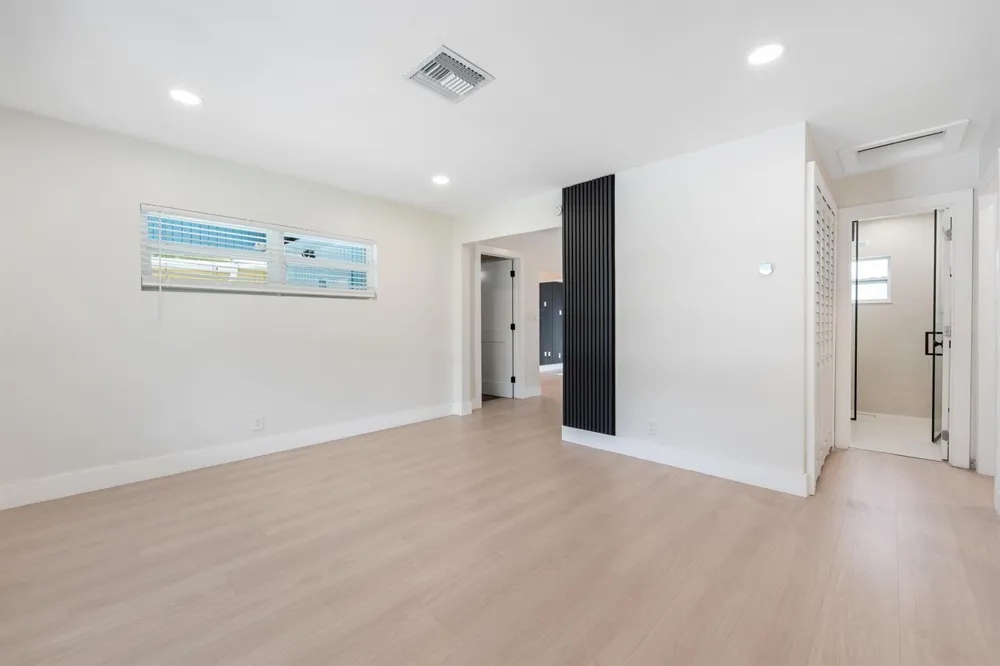 5296 NE 2nd Terrace Oakland Park, FL 33334