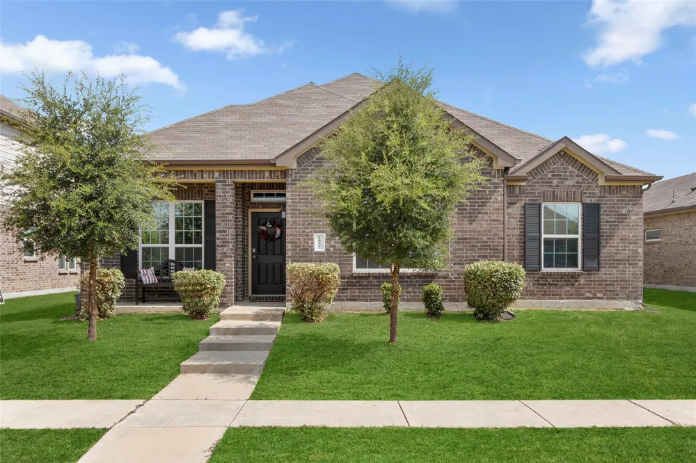 2057 Buttonwood Street Lancaster, TX 75146