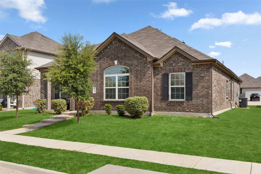 2057 Buttonwood Street Lancaster, TX 75146