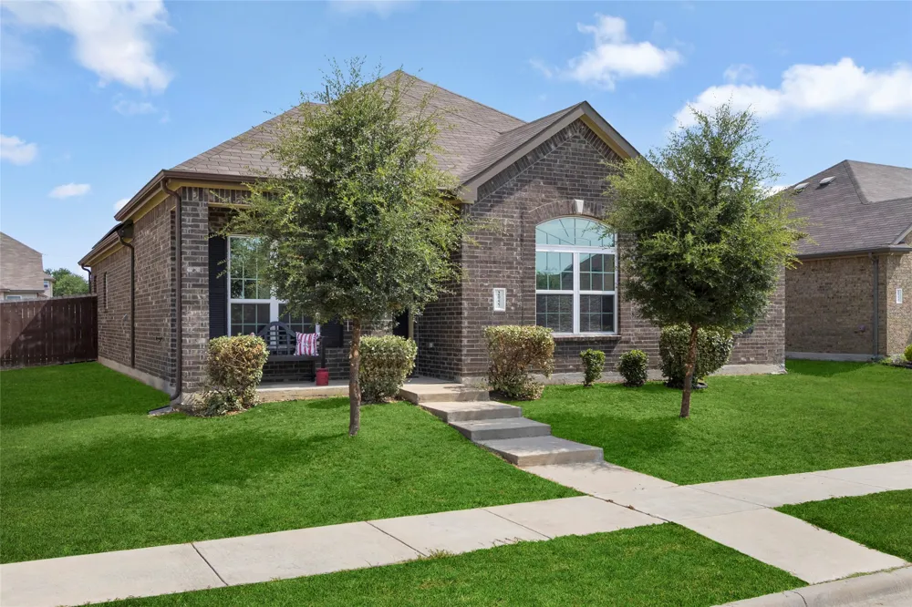 2057 Buttonwood Street Lancaster, TX 75146