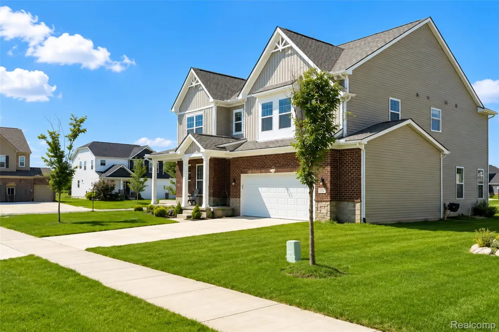 2716 Maize Loop Saline Township, MI 48176