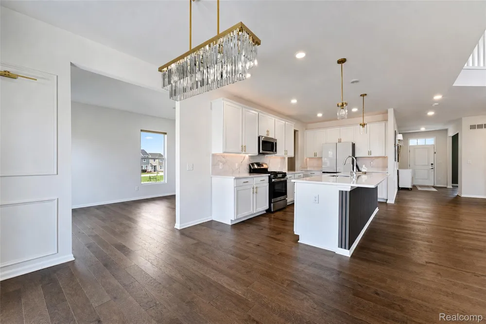 2716 Maize Loop Saline Township, MI 48176