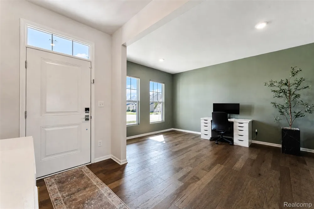 2716 Maize Loop Saline Township, MI 48176