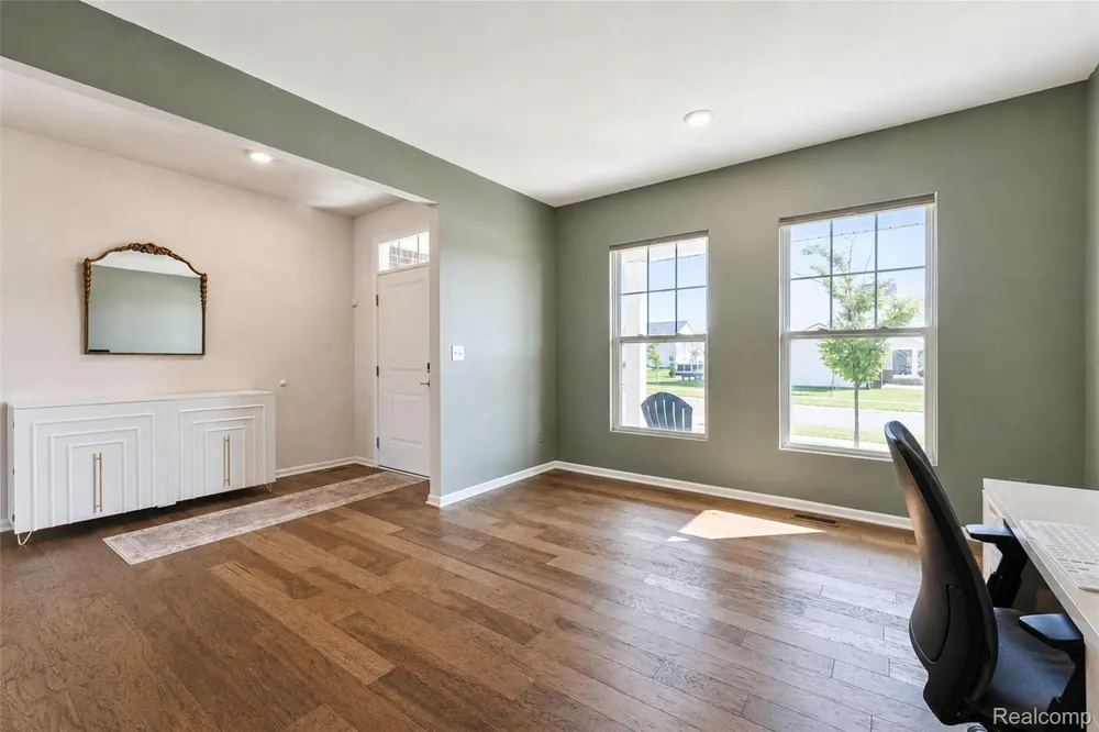 2716 Maize Loop Saline Township, MI 48176