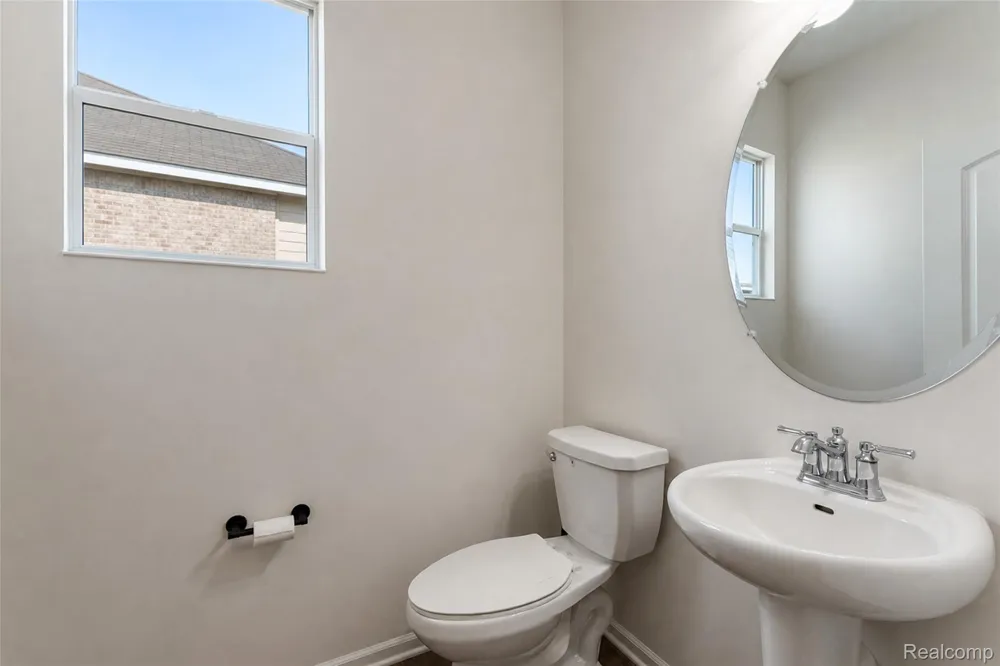 2716 Maize Loop Saline Township, MI 48176