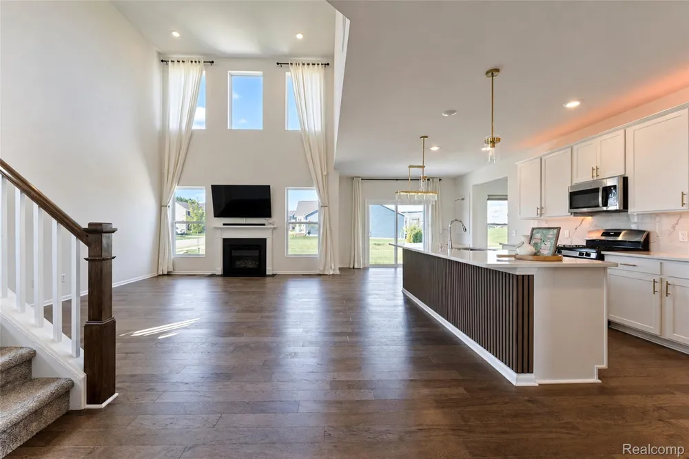 2716 Maize Loop Saline Township, MI 48176