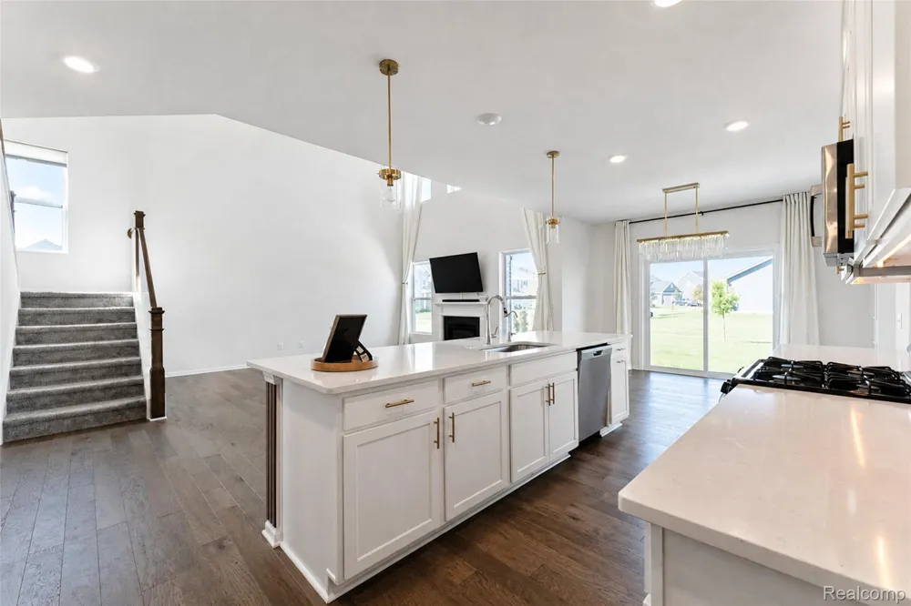 2716 Maize Loop Saline Township, MI 48176